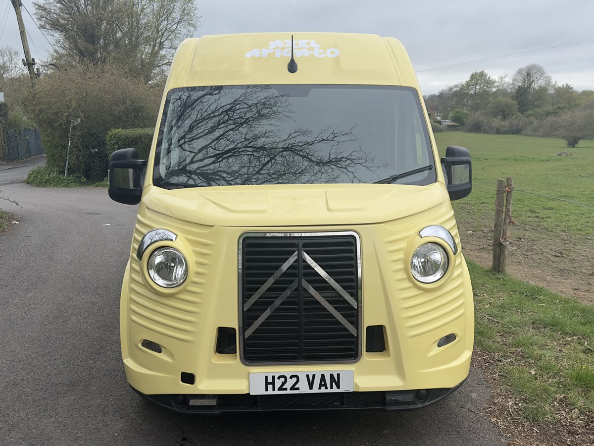 2026_ Axel Arigato-burger hvan 2