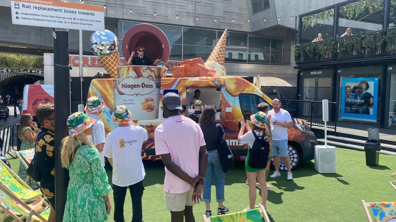 Haagen Dasz modern sampling van Ice Cream Van DJ Booth