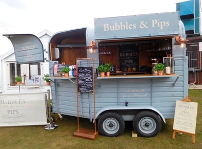 Horsebox trailer bars to rent - Bubbles & Pips