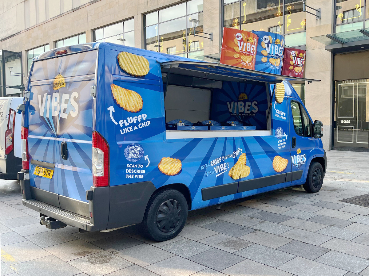 A blue sampling van to meet the challenges of a food and beverage brand like McCain.